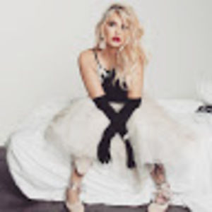 Meet your Posher, Rena